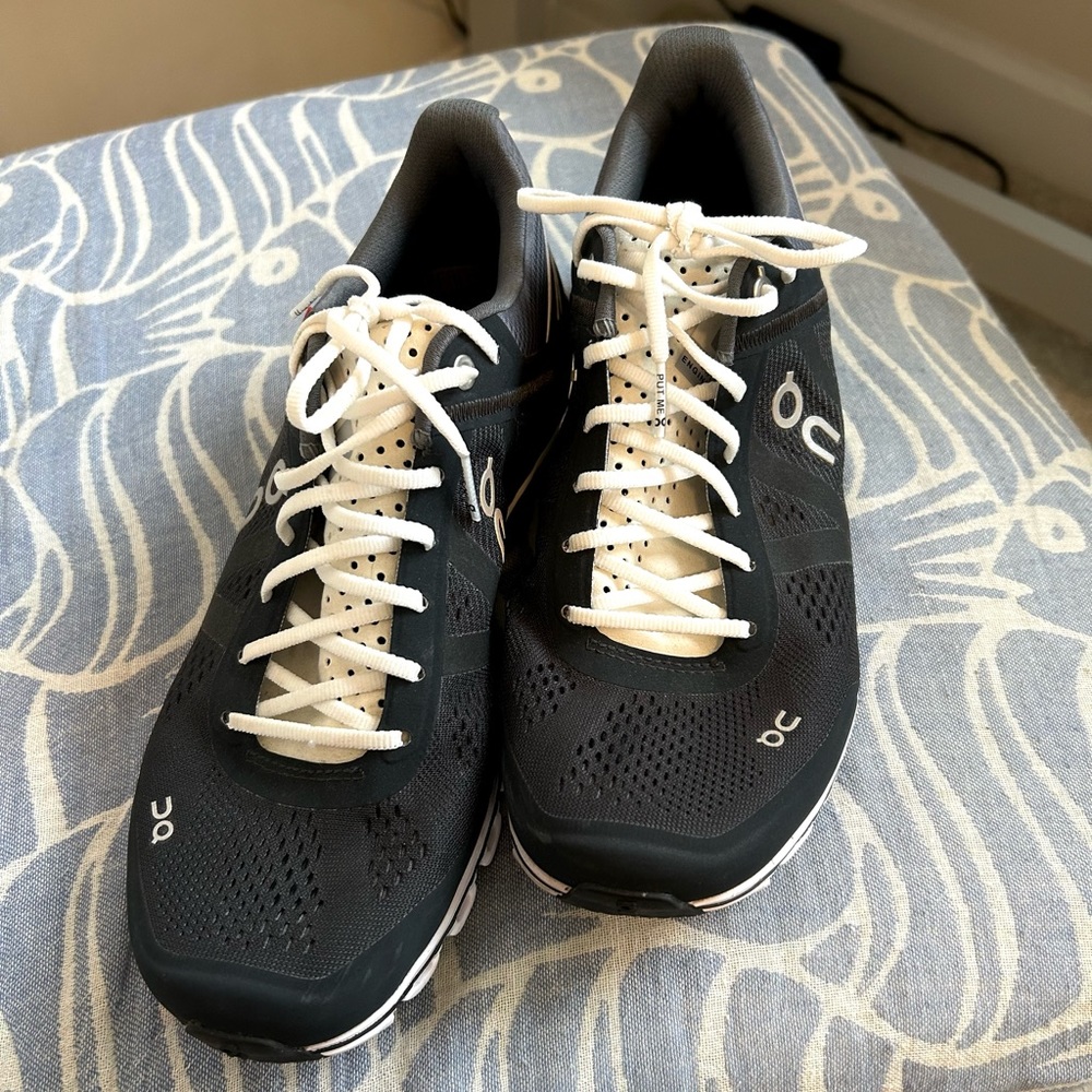 BRAND NEW (worn twice) On Sneakers